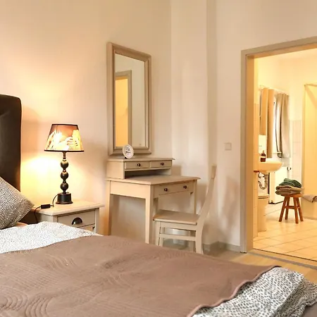 Neue Stadtmitte Πανσιόν Γιένα